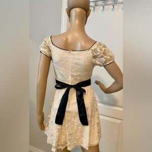 Puff Sleeve Tie Back Lace Dress